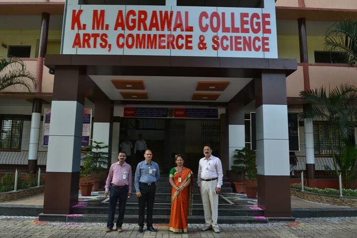 https://cache.careers360.mobi/media/colleges/social-media/media-gallery/8407/2020/2/6/College View of KM Agrawal College of Arts Commerce and Science Kalyan_Campus-View.jpg